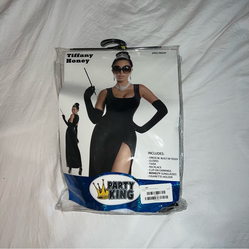 BREAKFAST AT TIFFANYS COSTUME